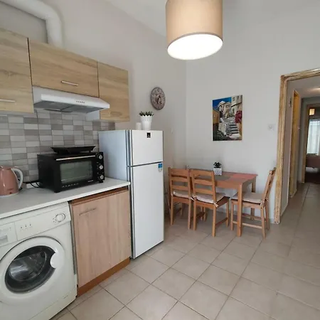 Elegant Central In Apartment